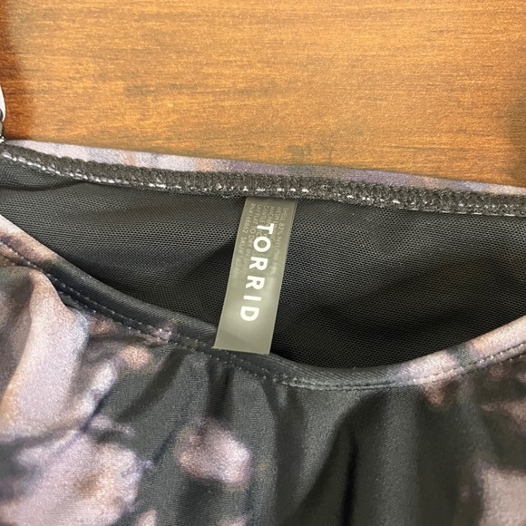 New Torrid Tie Dye V Flounce Bikini Top Purple Women size 3X Tankini Hankerchief - Picture 3 of 10